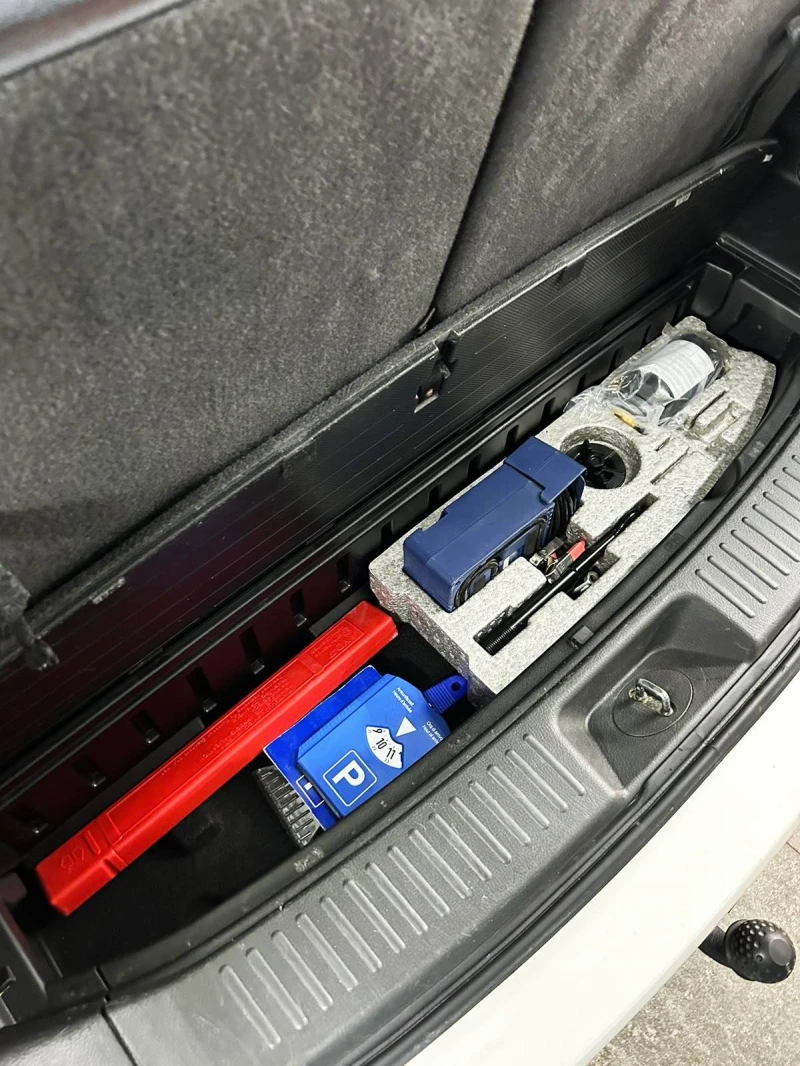 Kia Sorento 2.2CRDI-SWISS, снимка 10 - Автомобили и джипове - 52903396