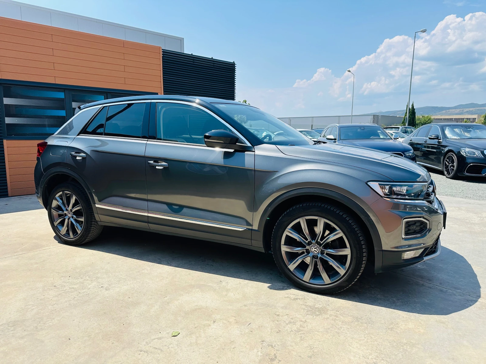 VW T-Roc 2.0TDI/DSG/4-motion/Distronic/Led/Navi/Camera - изображение 4