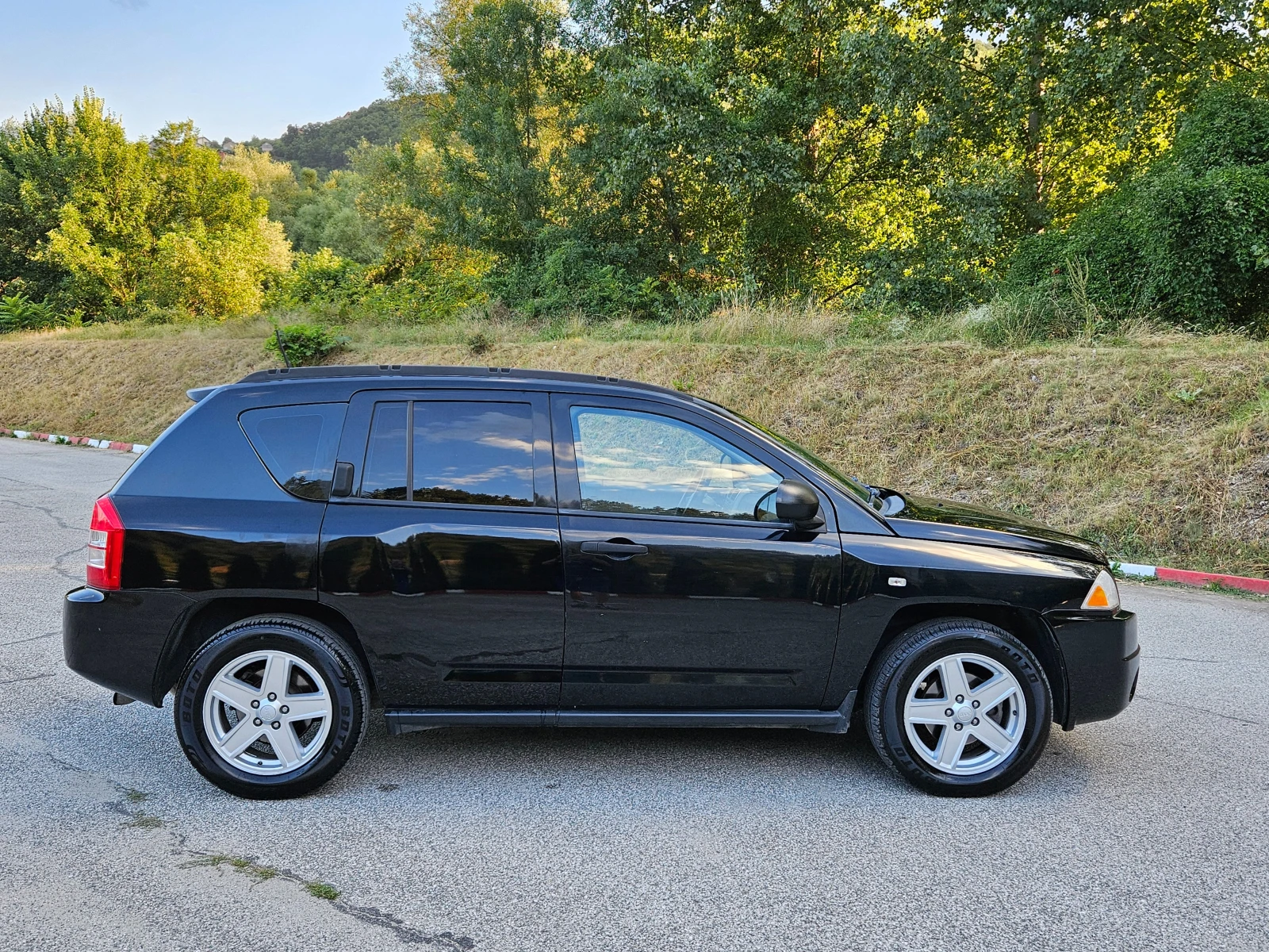 Jeep Compass 2.0Tdi 4x4/Klimatik/Euro-4 - изображение 8