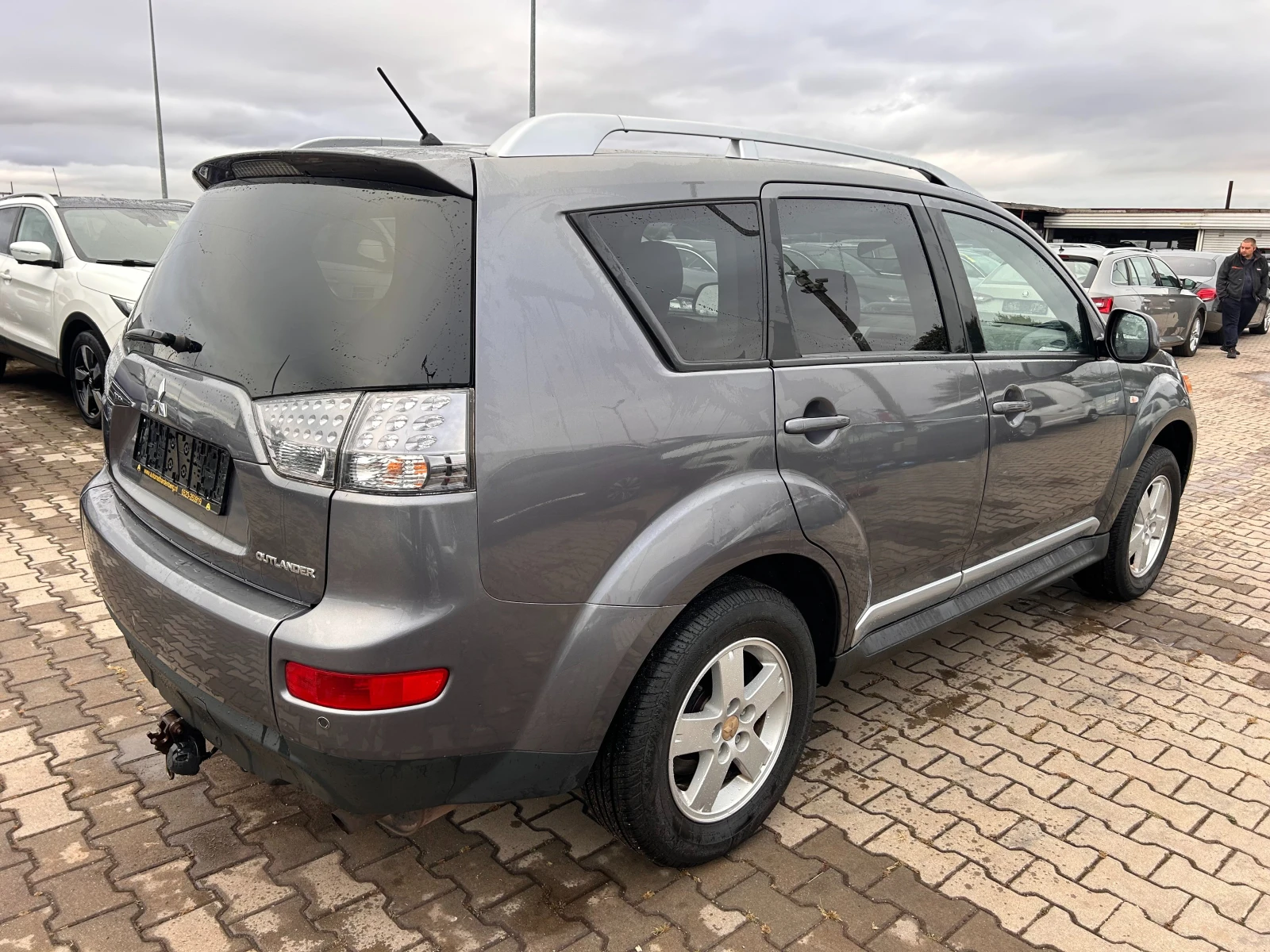 Mitsubishi Outlander 2.4i EURO 4 - изображение 6
