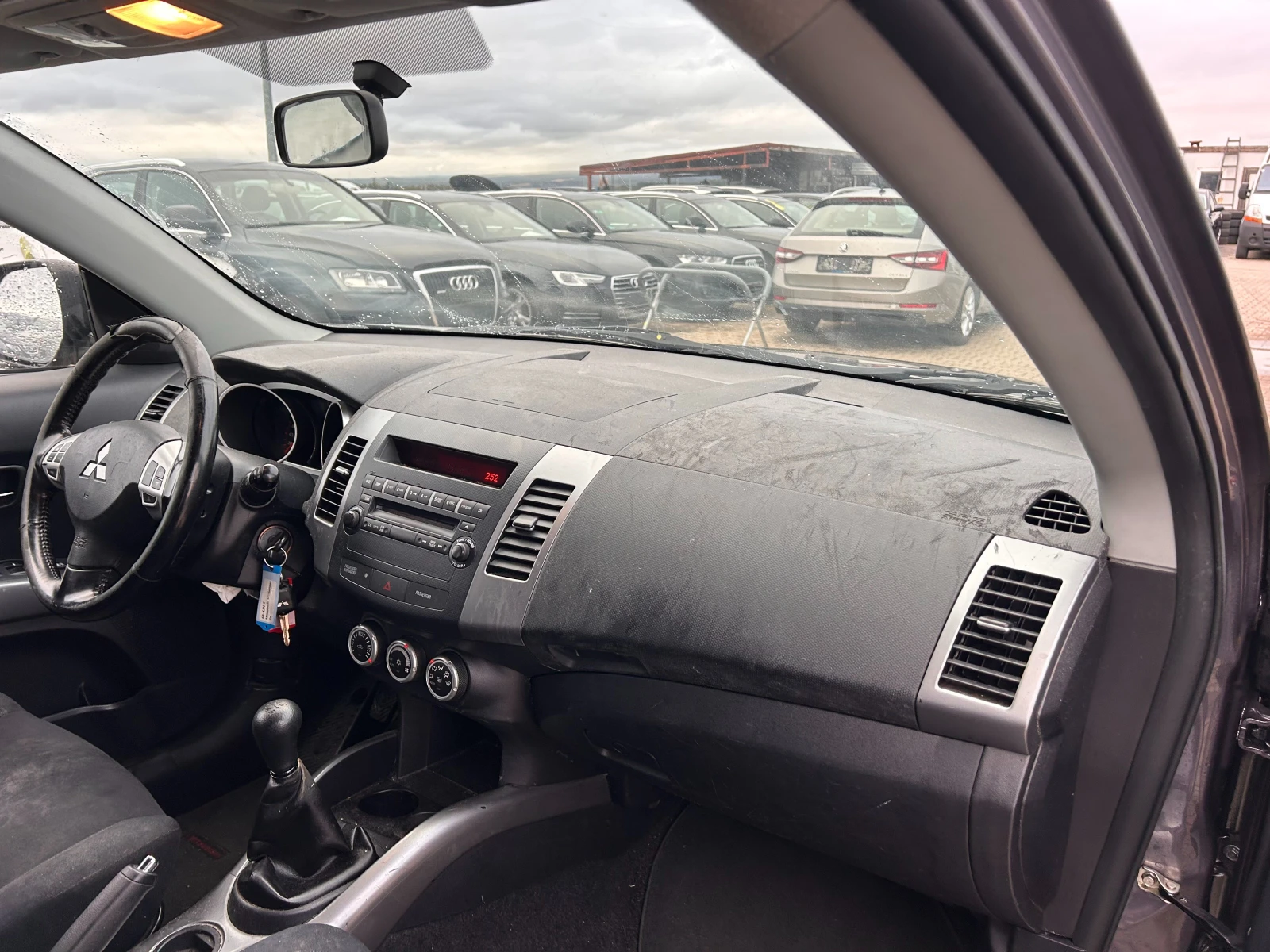 Mitsubishi Outlander 2.4i EURO 4 - изображение 10