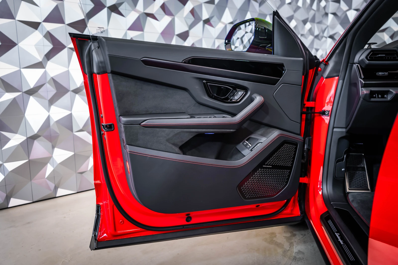 Lamborghini Urus SE Rosso Mars - изображение 7