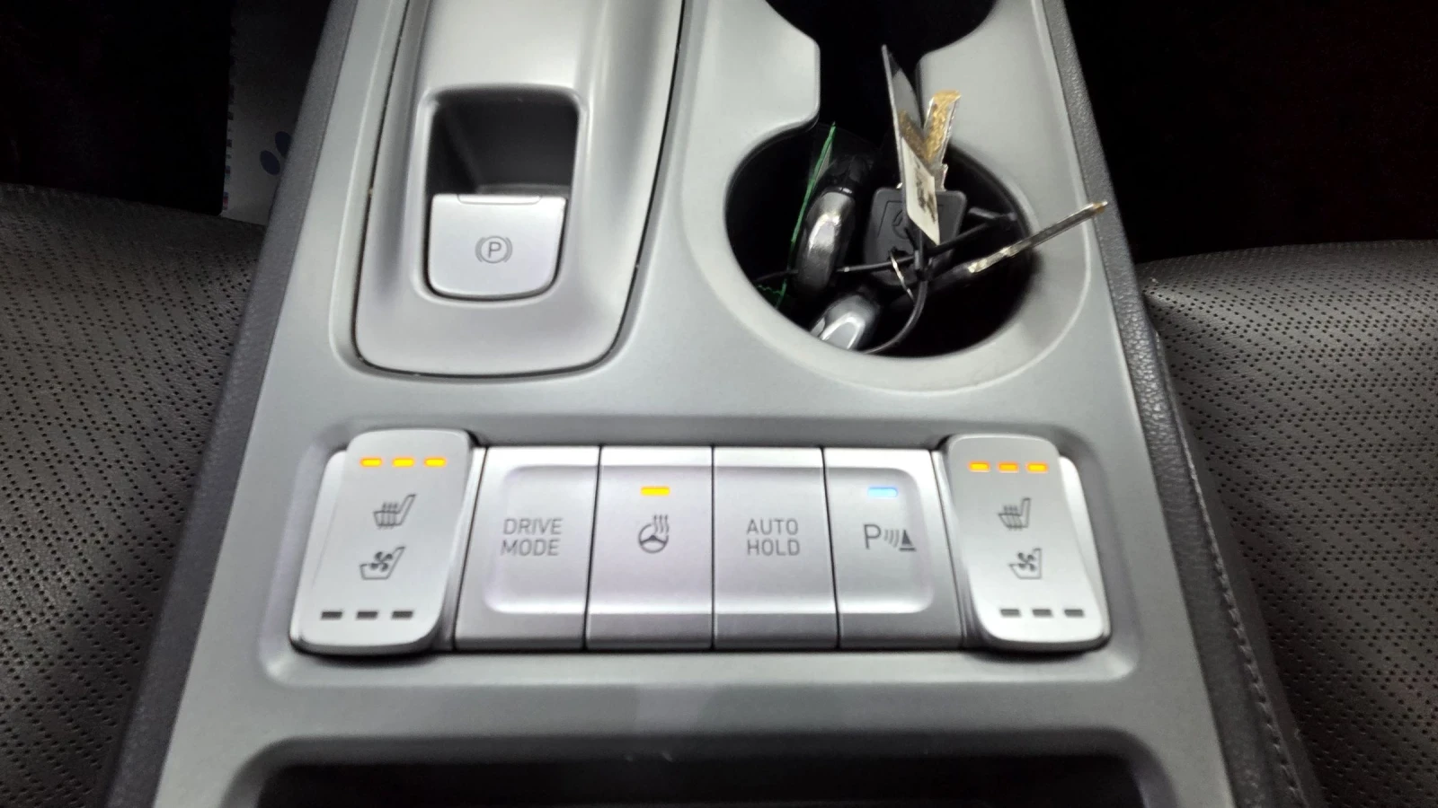 Hyundai Kona 64KWh/Premium/SOH100/Blue link, снимка 14 - Автомобили и джипове - 54117625