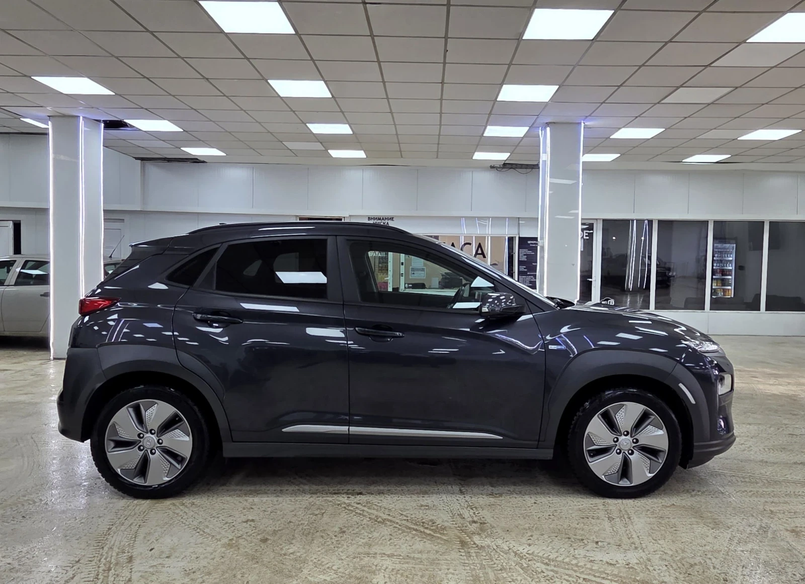 Hyundai Kona 64KWh/Premium/SOH100/Blue link, снимка 2 - Автомобили и джипове - 54117625