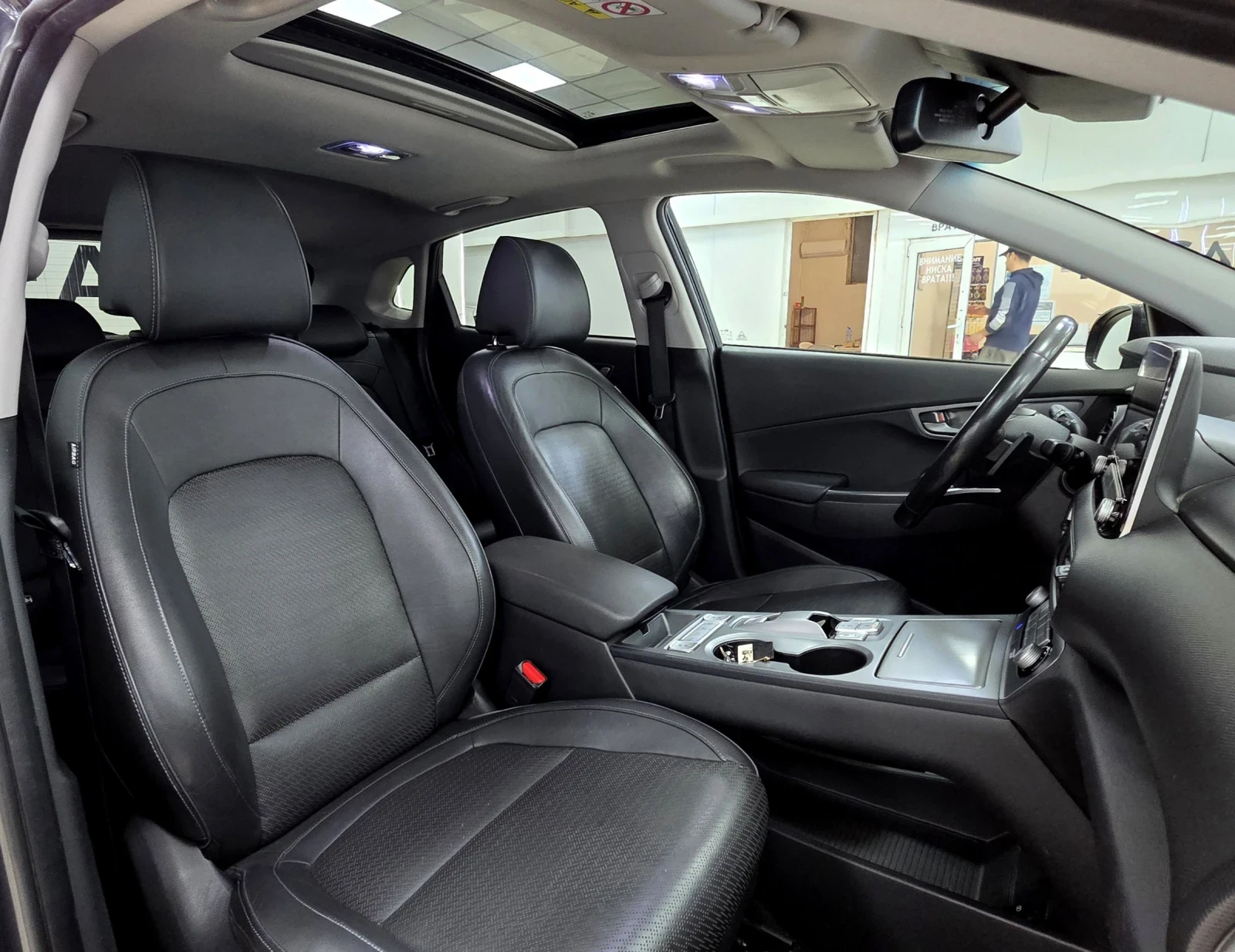 Hyundai Kona 64KWh/Premium/SOH100/Blue link, снимка 11 - Автомобили и джипове - 54117625