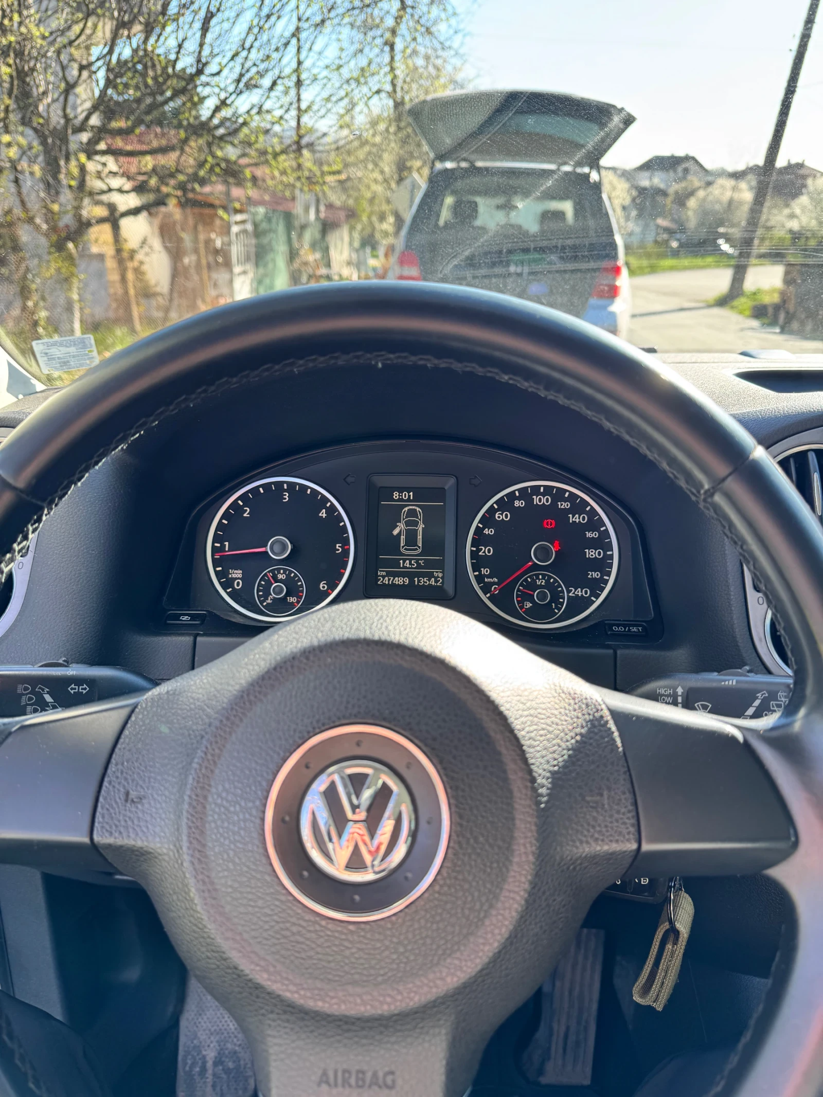 VW Tiguan 2.0 TDI 140 COMMON RAIL, снимка 8 - Автомобили и джипове - 54131292