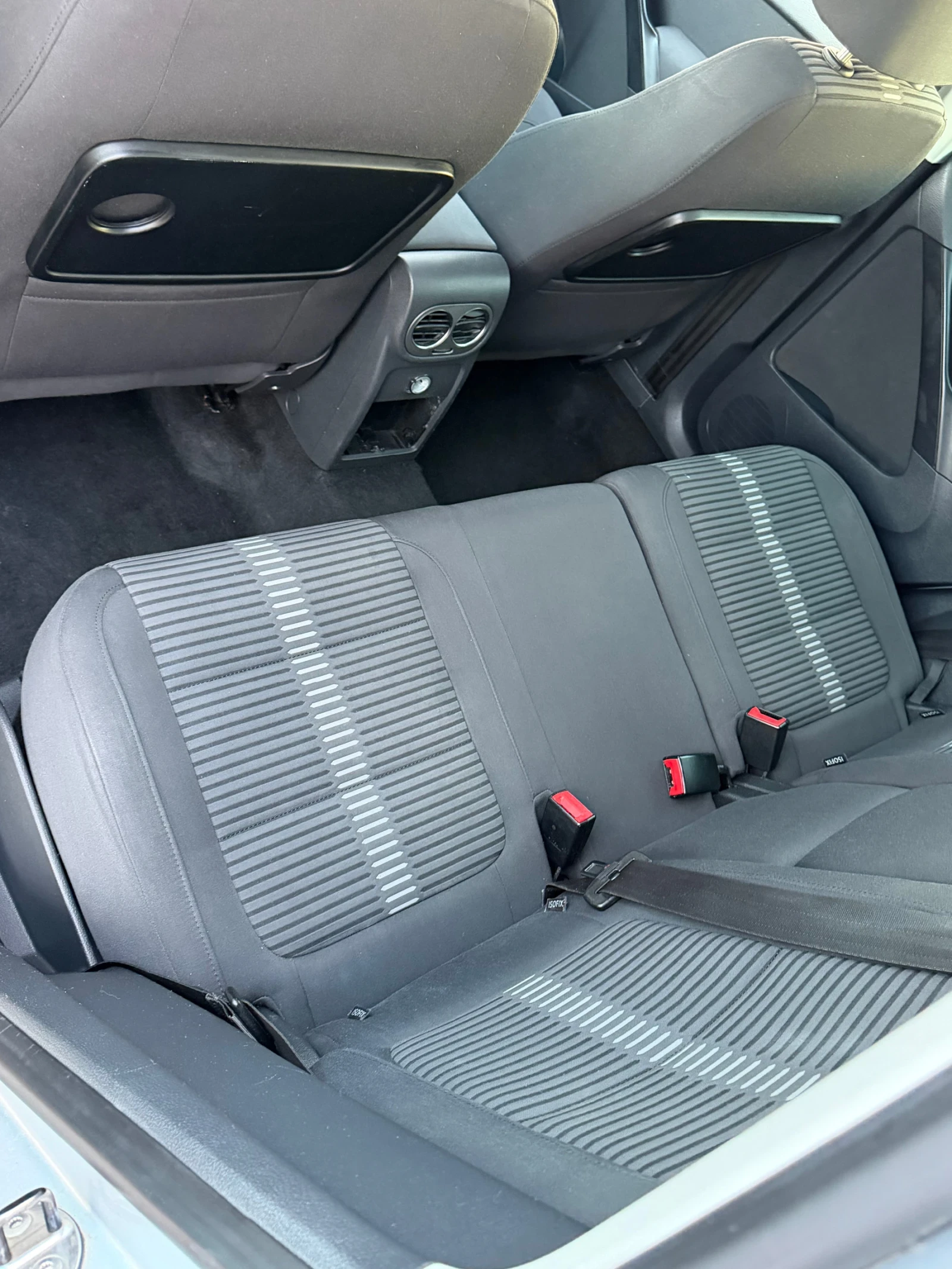 VW Tiguan 2.0 TDI 140 PANORAMA, снимка 6 - Автомобили и джипове - 55731350