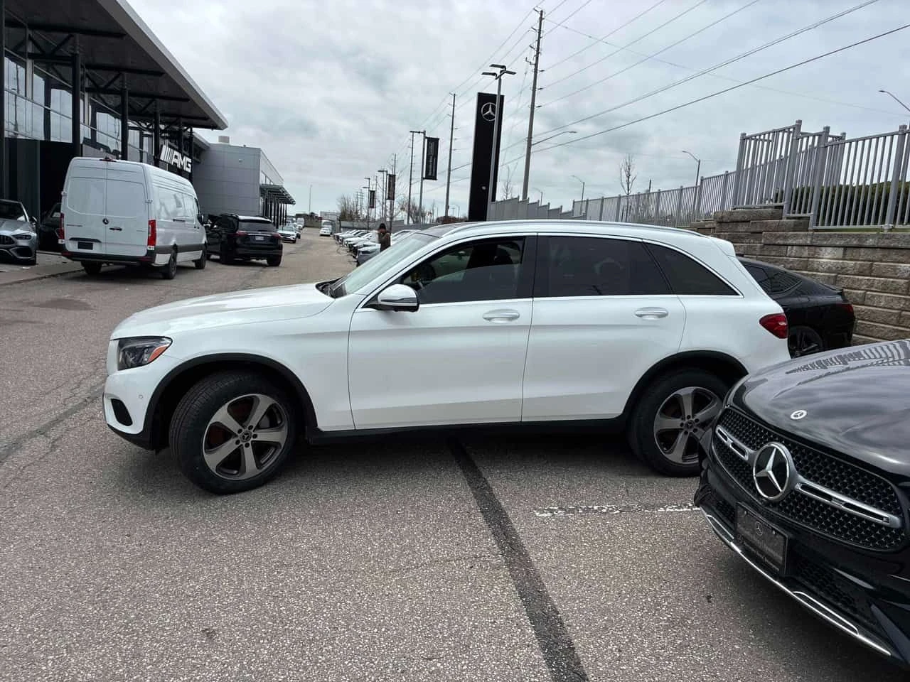 Mercedes-Benz GLC 300 | DISTRONIC | 360 | ПОДГРЕВ | ПАНОРАМА | , снимка 2 - Автомобили и джипове - 54307110