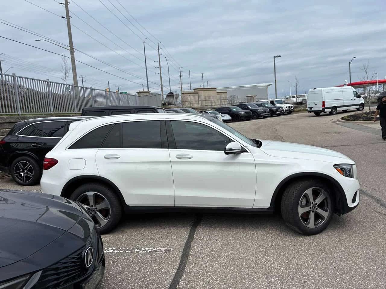 Mercedes-Benz GLC 300 | DISTRONIC | 360 | ПОДГРЕВ | ПАНОРАМА | , снимка 3 - Автомобили и джипове - 54307110