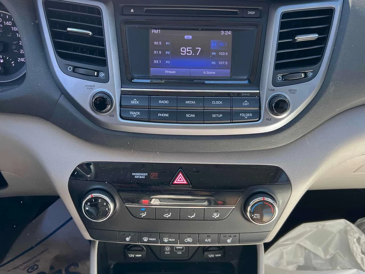 Hyundai Tucson * FWD 4dr 2.0L * CARFAX * 2 КЛЮЧА * KEYLESS * , снимка 9 - Автомобили и джипове - 54545606