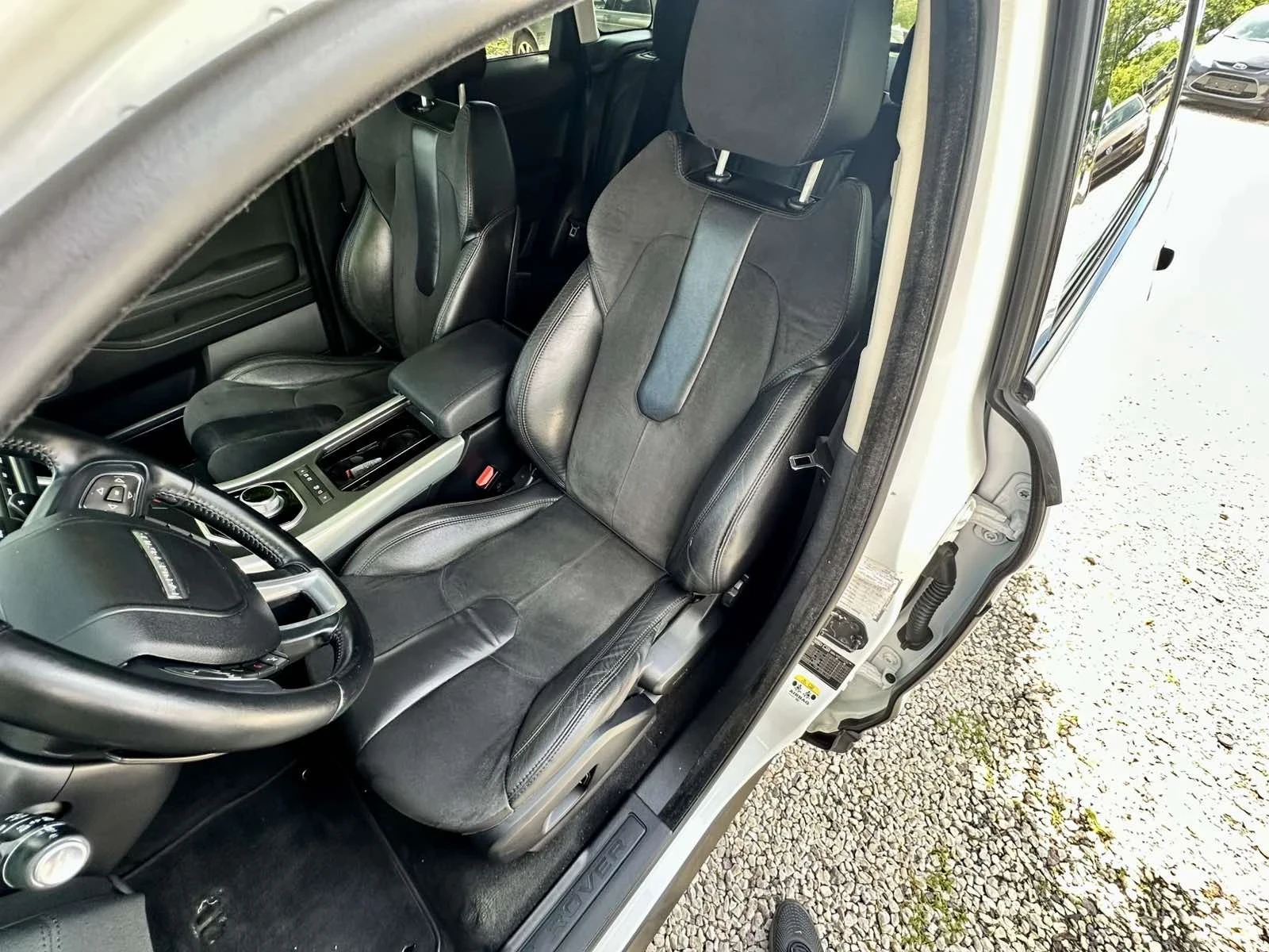 Land Rover Range Rover Evoque 2.2TD4, снимка 10 - Автомобили и джипове - 54836280