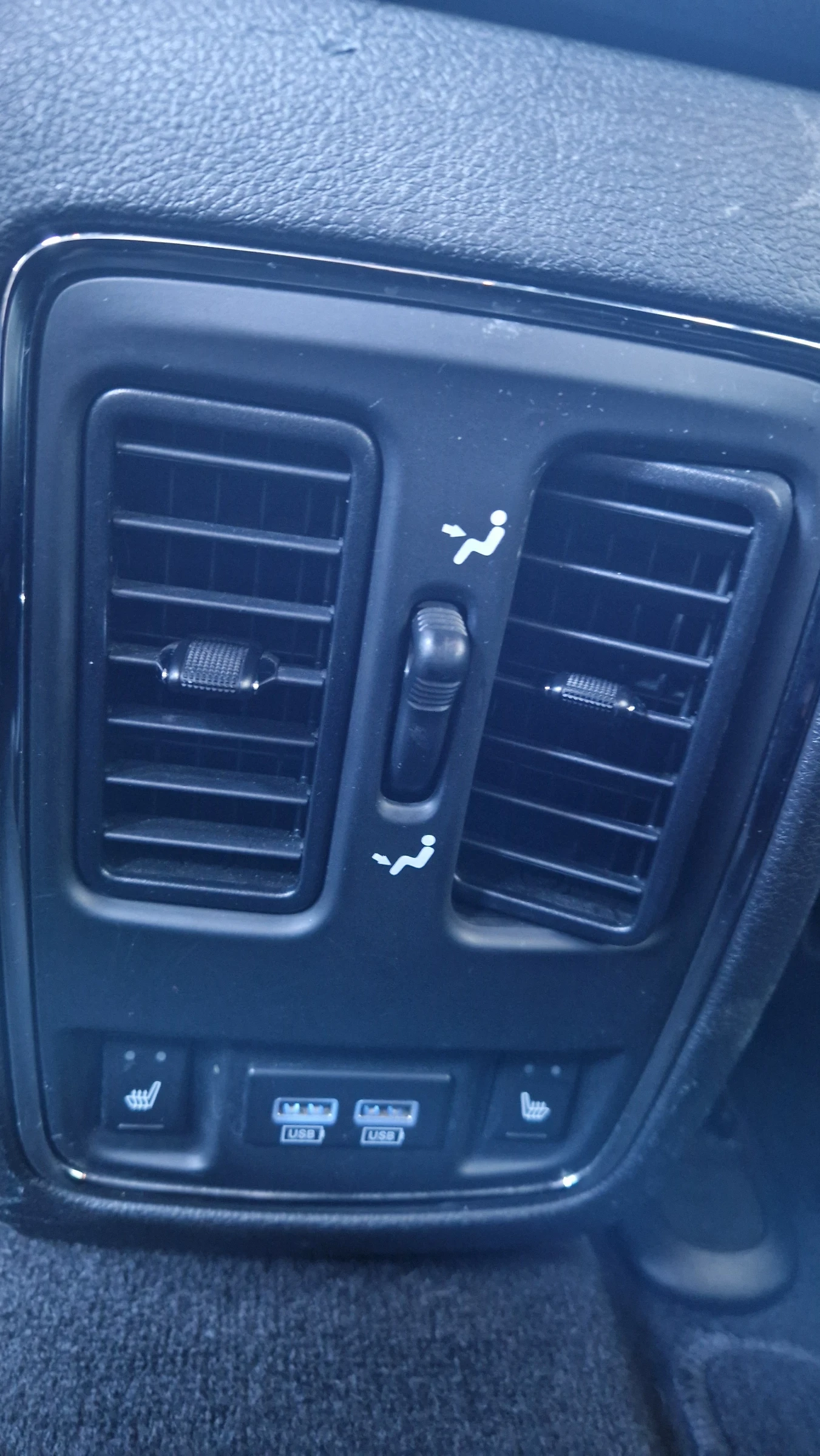 Jeep Grand cherokee Overland, снимка 14 - Автомобили и джипове - 54903832