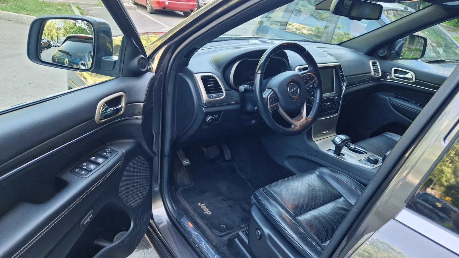 Jeep Grand cherokee Overland, снимка 10 - Автомобили и джипове - 54903832