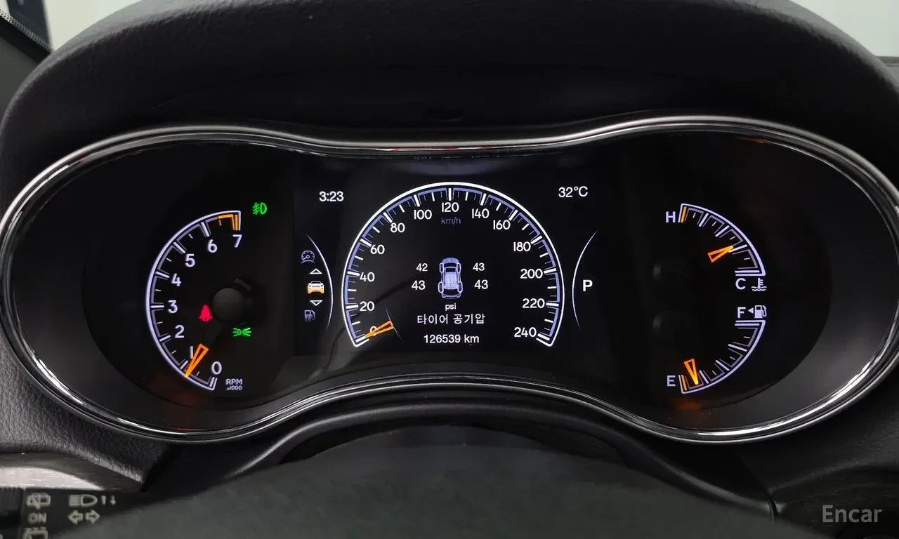 Jeep Grand cherokee 3.6* V6* 8ZF* ПОДГРЕВ* ОБДУХВАНЕ* ПАНОРАМА* КАМЕРА, снимка 11 - Автомобили и джипове - 56172953