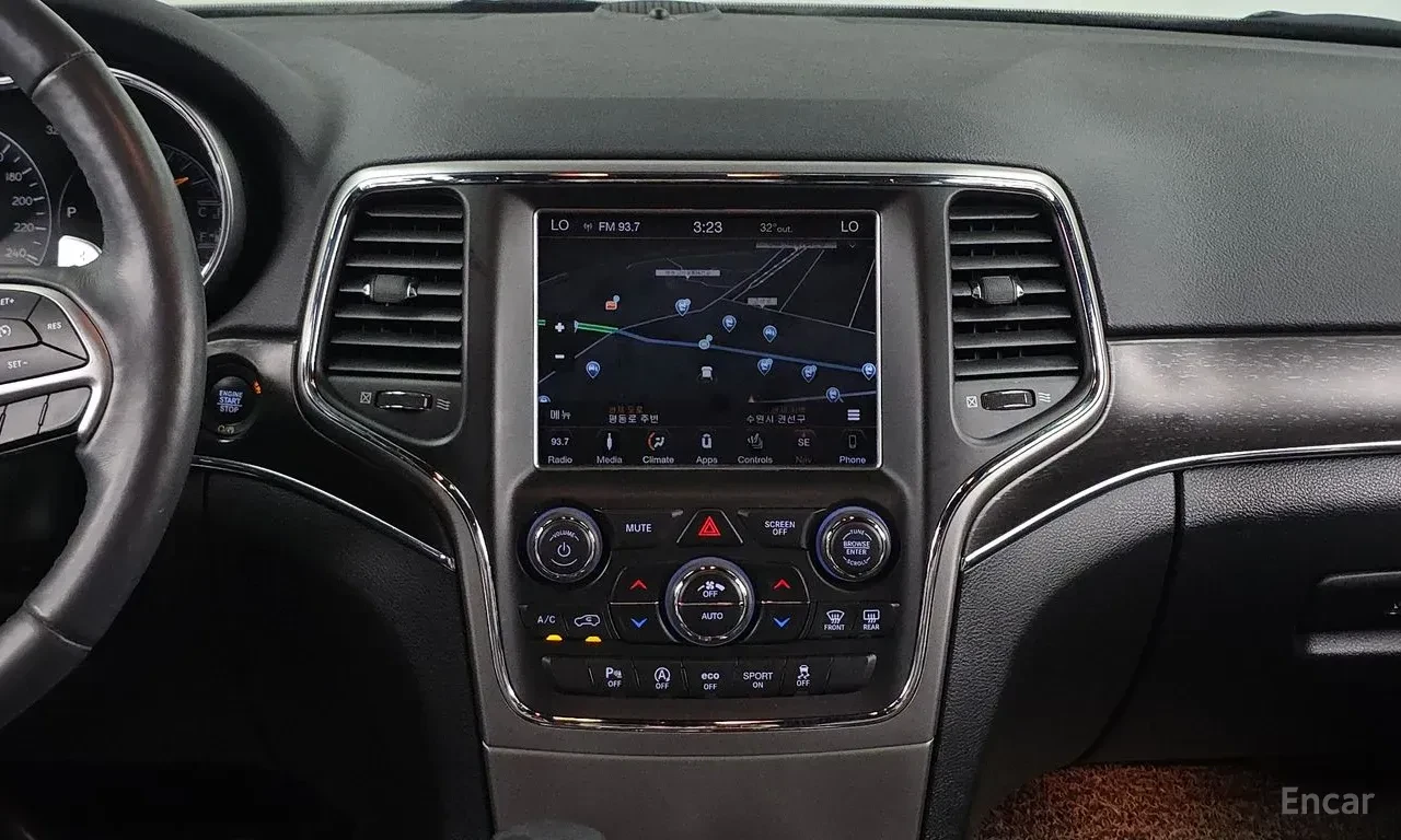 Jeep Grand cherokee 3.6* V6* 8ZF* ПОДГРЕВ* ОБДУХВАНЕ* ПАНОРАМА* КАМЕРА, снимка 8 - Автомобили и джипове - 56172953