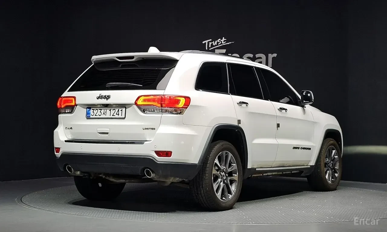 Jeep Grand cherokee 3.6* V6* 8ZF* ПОДГРЕВ* ОБДУХВАНЕ* ПАНОРАМА* КАМЕРА, снимка 2 - Автомобили и джипове - 56172953