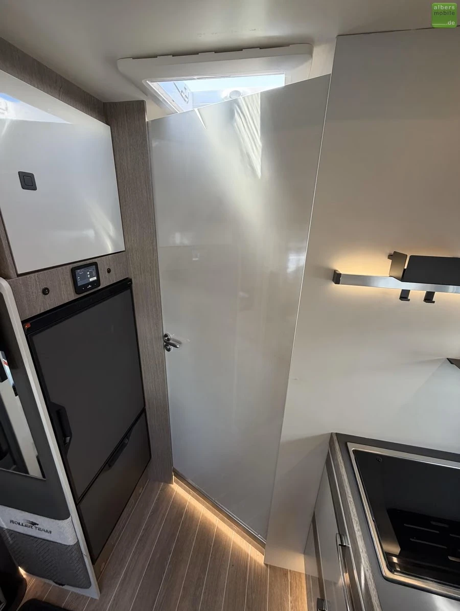 Кемпер ROLLER TEAM Zefiro 267 TL 2027, Климатик, Солар, снимка 9 - Каравани и кемпери - 55933675