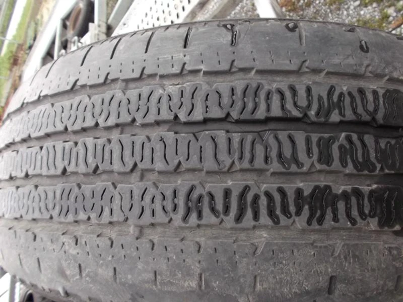 Гуми Летни 235/55R17, снимка 2 - Гуми и джанти - 8260319