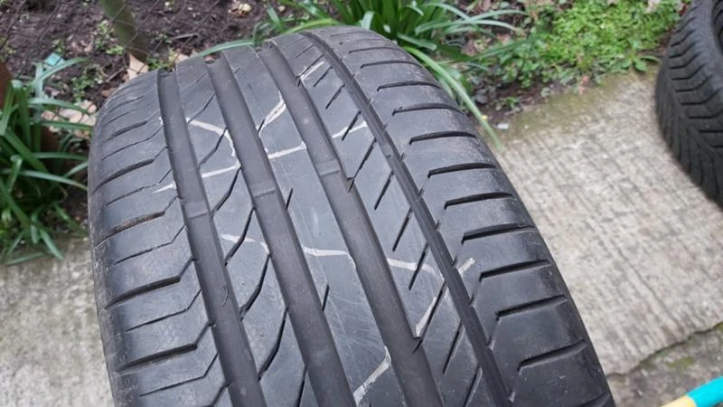 Гуми Летни 235/40R18, снимка 2 - Гуми и джанти - 27967776