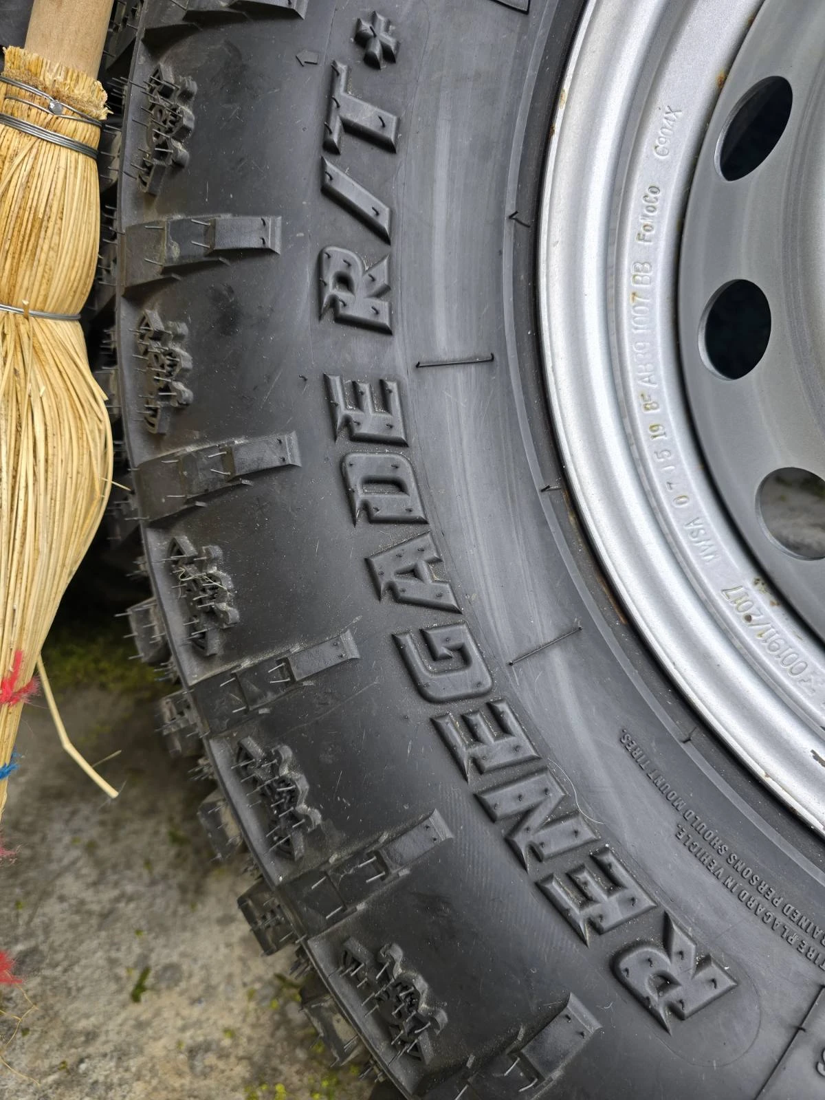 Гуми с джанти Други 285/75R16, снимка 2 - Гуми и джанти - 54543304