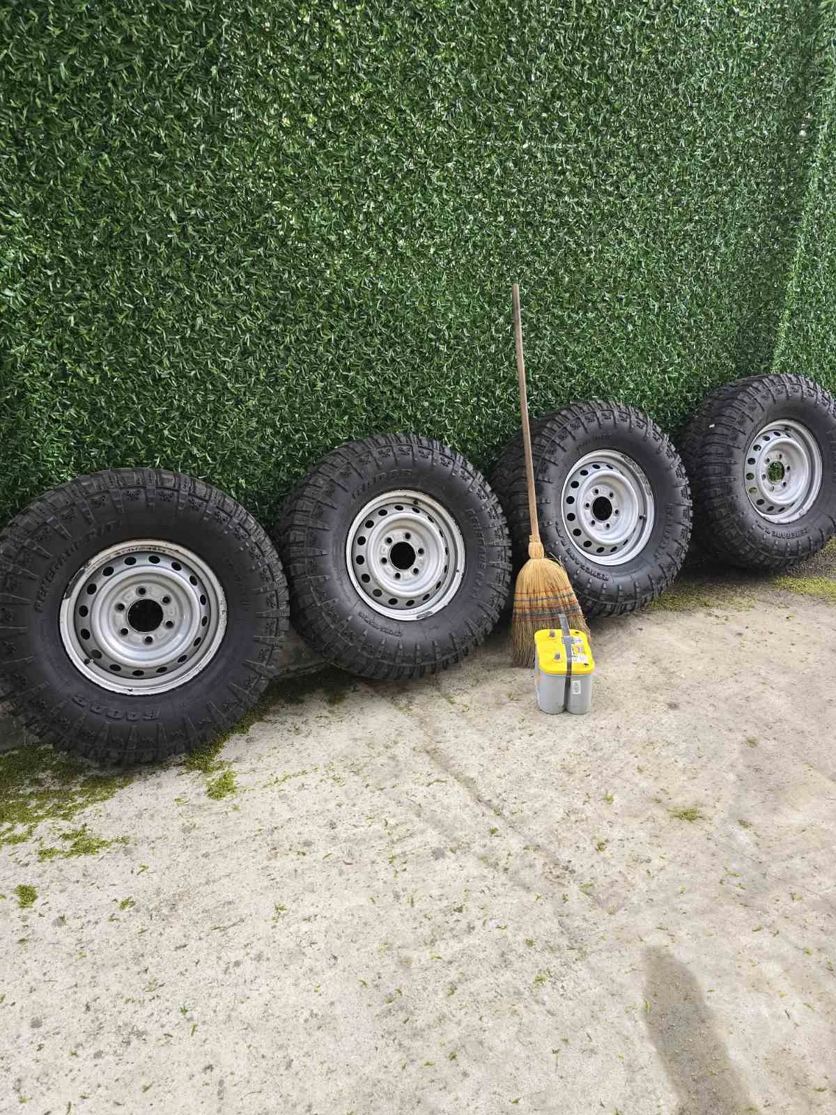 Гуми с джанти Други 285/75R16, снимка 11 - Гуми и джанти - 54543304