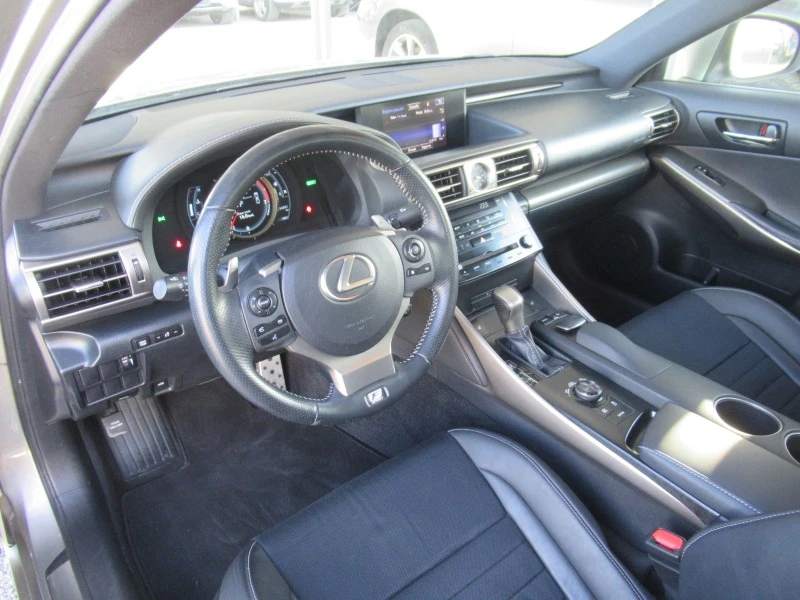 Lexus IS 300h F Sport * ПЕРФЕКТЕН* , снимка 12 - Автомобили и джипове - 44727067