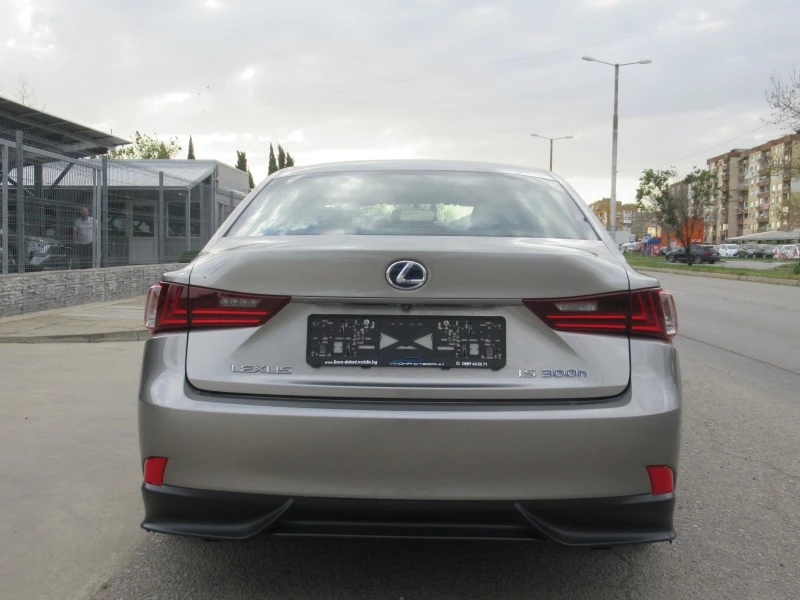 Lexus IS 300h F Sport * ПЕРФЕКТЕН* , снимка 4 - Автомобили и джипове - 44727067