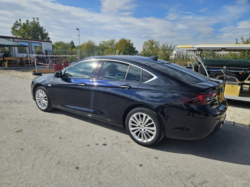 Opel Insignia Grand Sport  1.6 D, снимка 3 - Автомобили и джипове - 47544816