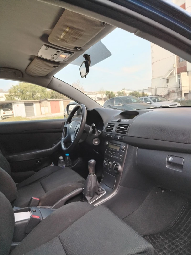 Toyota Avensis 1.8 VVT, снимка 5 - Автомобили и джипове - 52950815