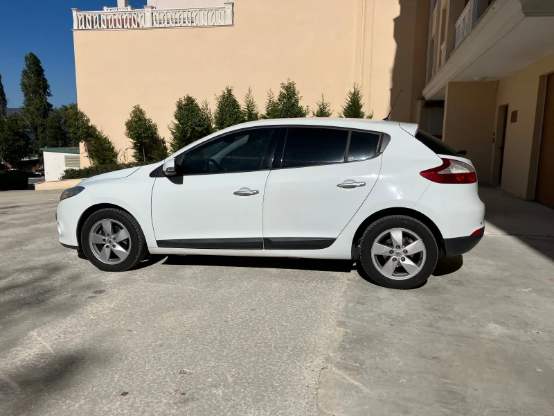 Renault Megane 1.5 DCI, снимка 4 - Автомобили и джипове - 52568435