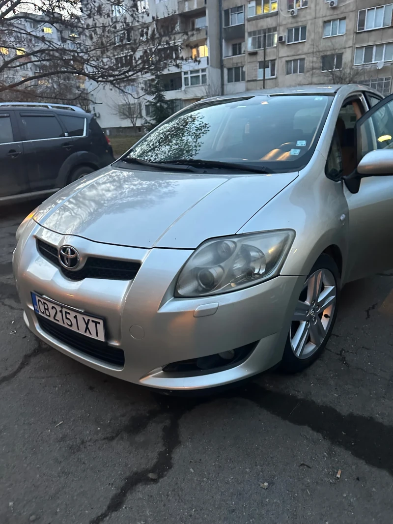 Toyota Auris, снимка 4 - Автомобили и джипове - 52258867