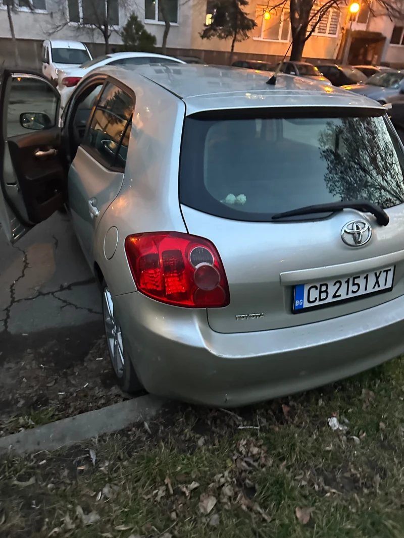 Toyota Auris, снимка 3 - Автомобили и джипове - 52258867