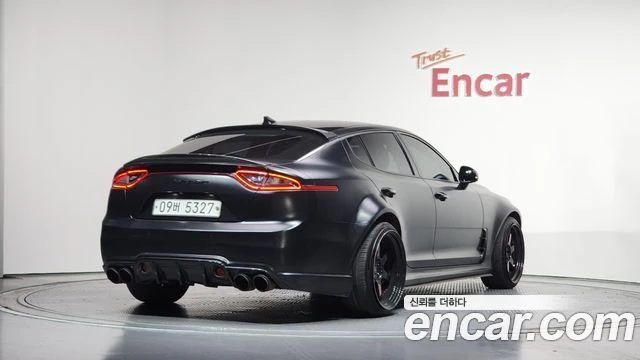 Kia Stinger | TOP SERVICE, снимка 2 - Автомобили и джипове - 56062999