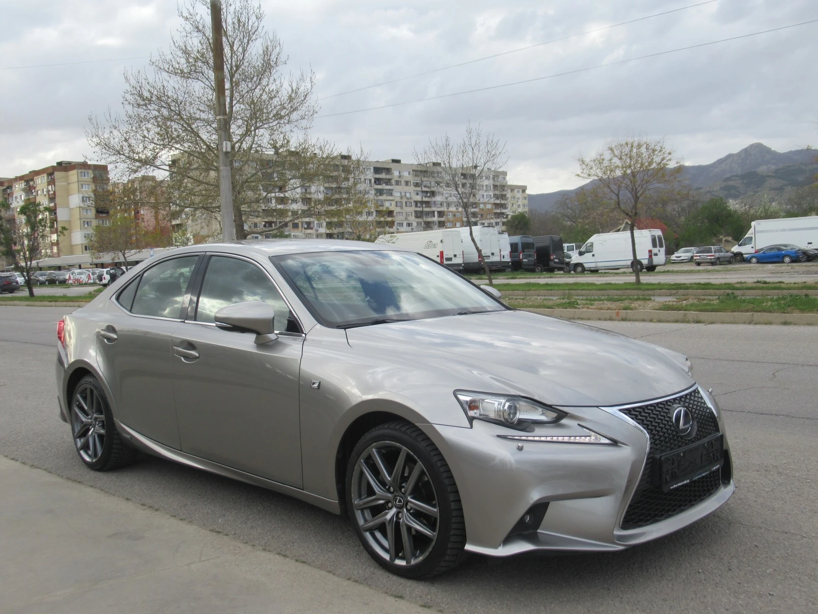 Lexus IS 300h F Sport * ПЕРФЕКТЕН*  - изображение 8