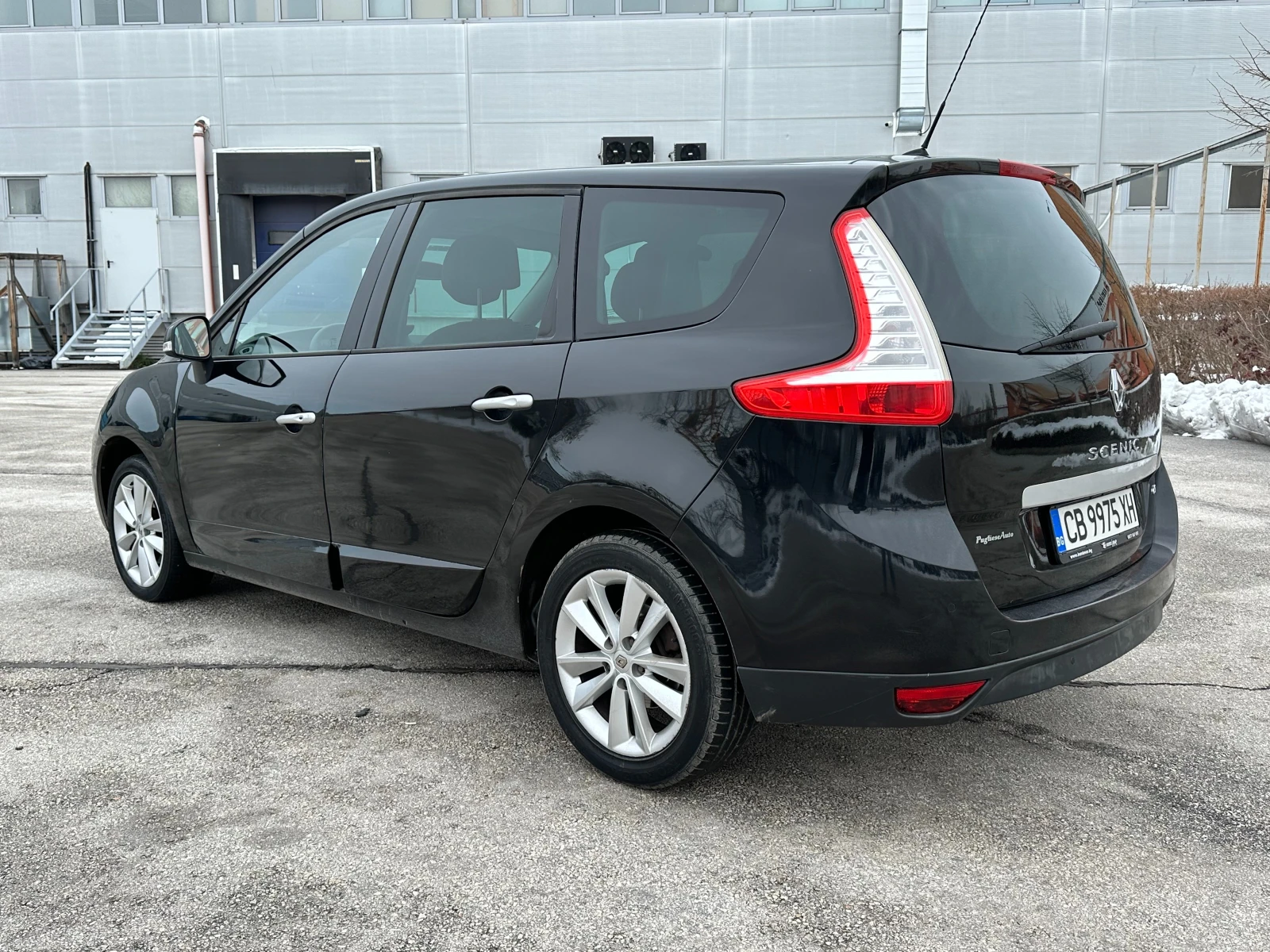 Renault Megane Scenic 7 Местен/ 131 к.с. - изображение 3