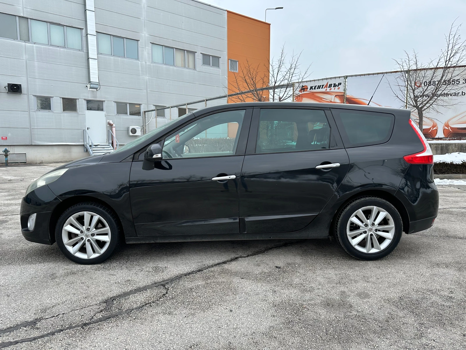 Renault Megane Scenic 7 Местен/ 131 к.с. - изображение 2