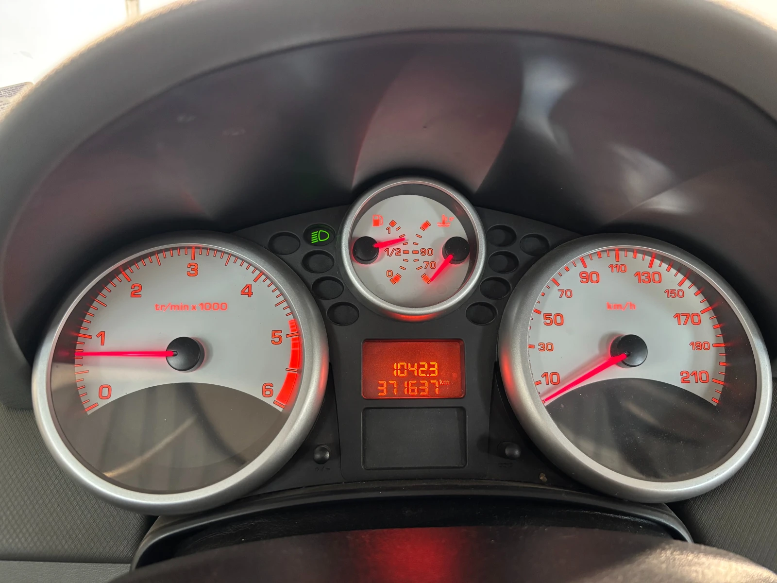 Peugeot 207 1.4 HDI - изображение 8
