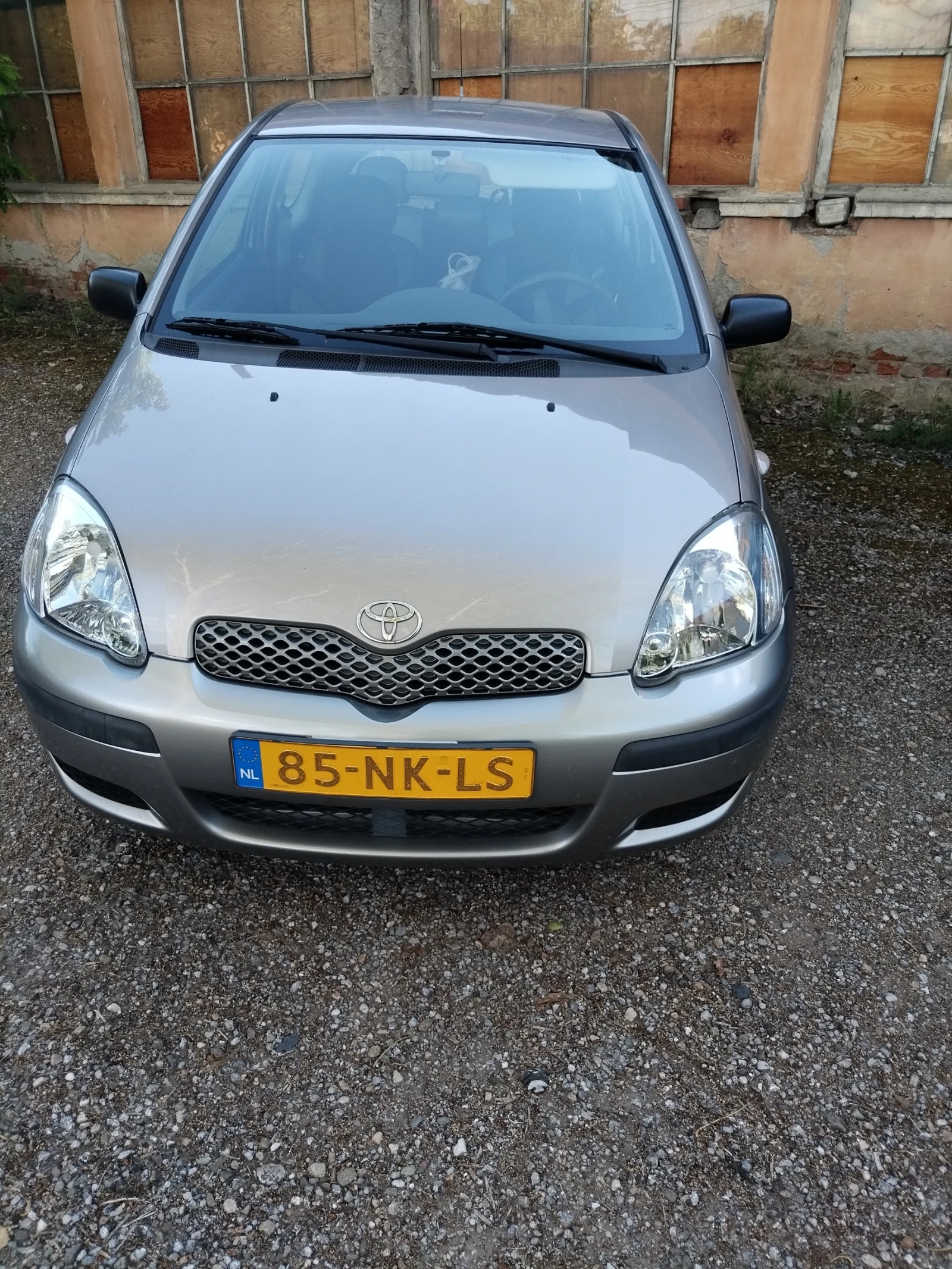 Toyota Yaris  - изображение 2