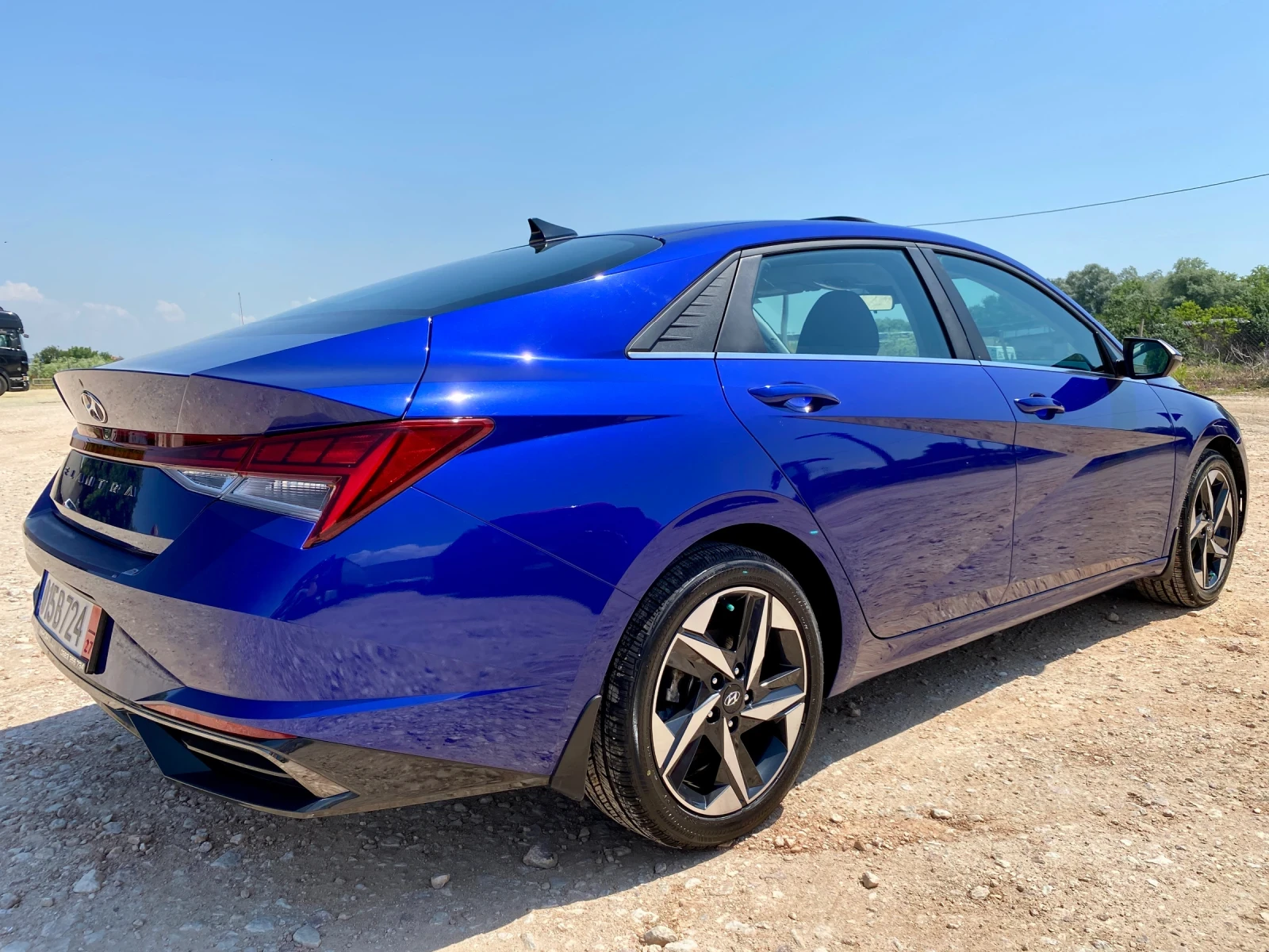 Hyundai Elantra 4 БР. Keyless, FULL, 2.0 Бензин, ДИГИТАЛ, Климатро - изображение 4