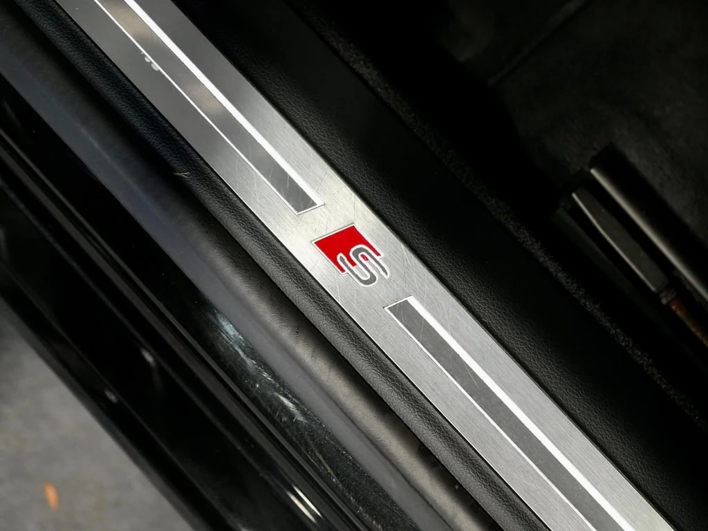 Audi S8 * АВТО КРЕДИТ* ЦЕНА ДО БГ * СЕРВИЗНА ИСТОРИЯ *  - изображение 9