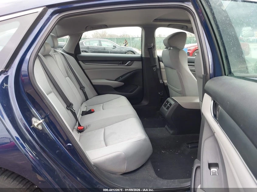 Honda Accord 1.5l Ex, снимка 8 - Автомобили и джипове - 53773670