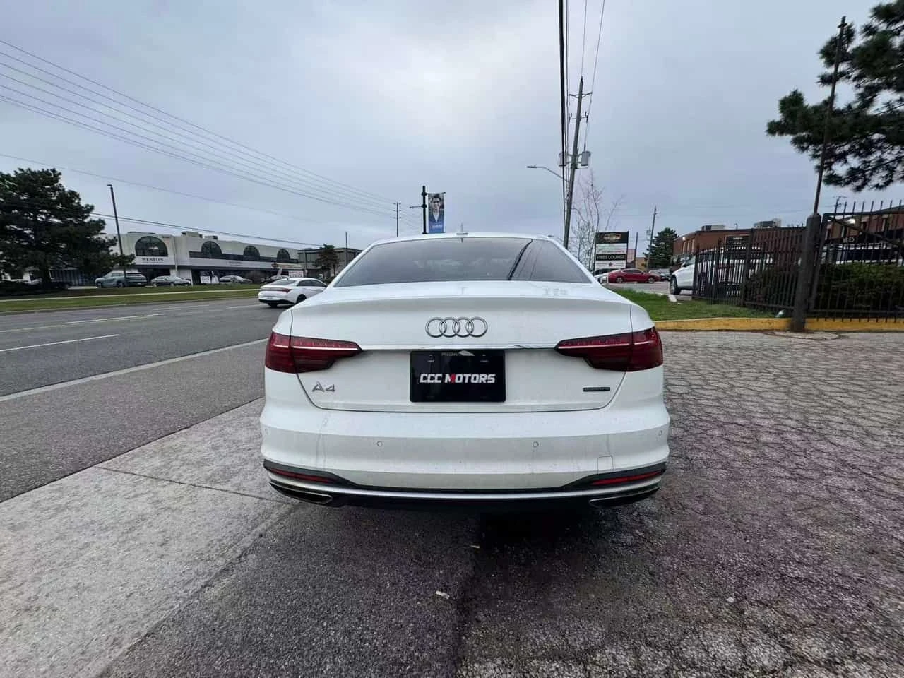 Audi A4 Progressiv  CARFAX, снимка 4 - Автомобили и джипове - 54396471