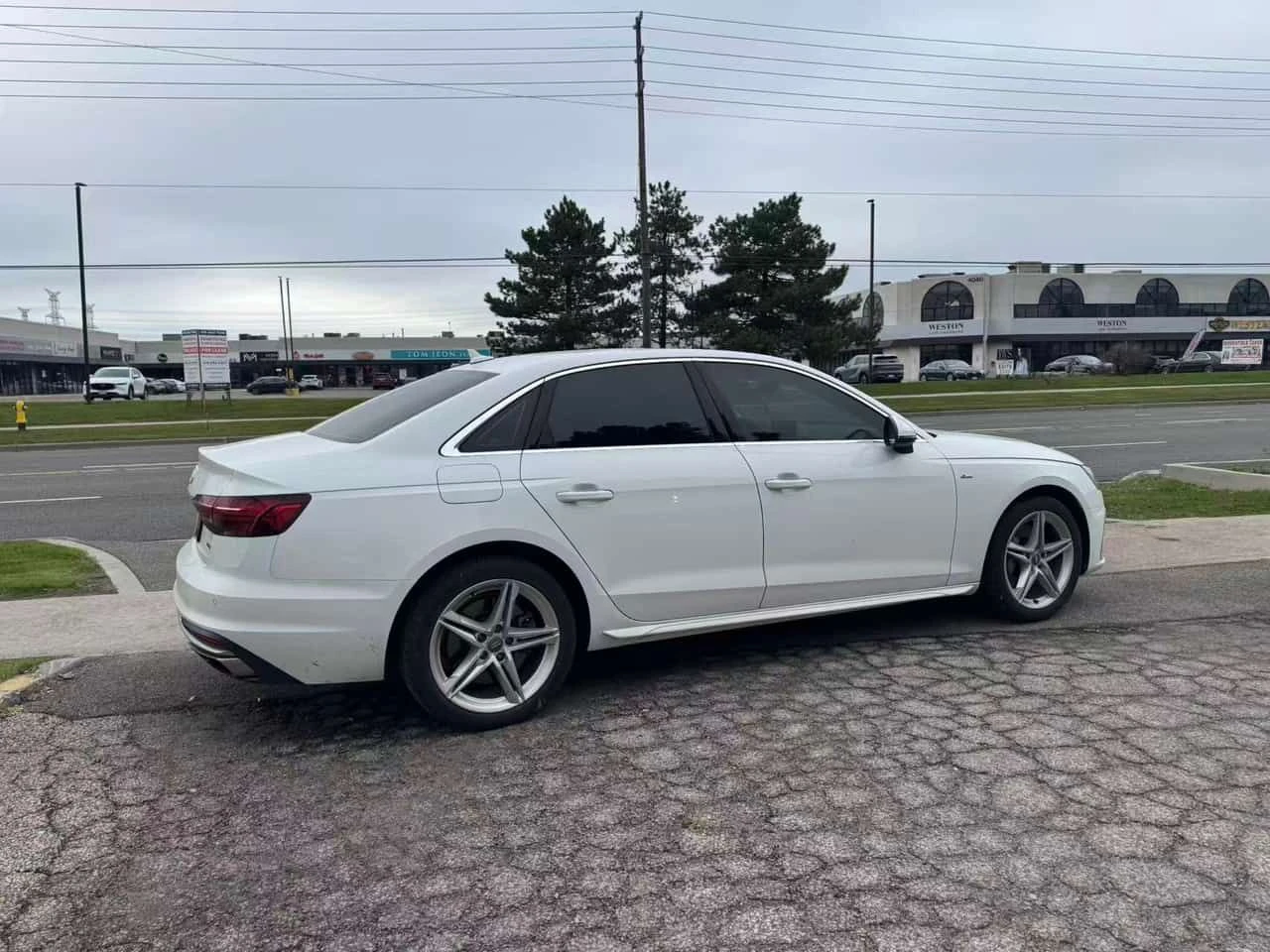Audi A4 Progressiv  CARFAX, снимка 3 - Автомобили и джипове - 54396471