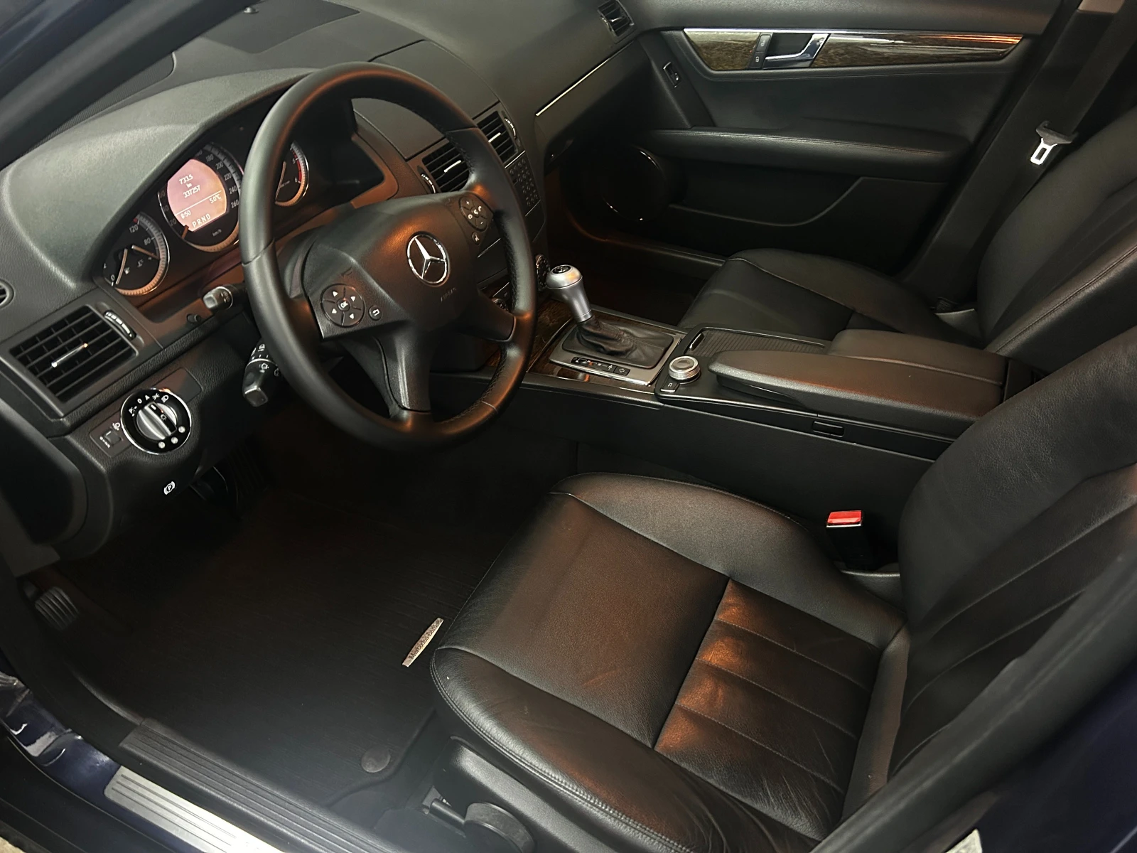 Mercedes-Benz C 220 CDI, снимка 8 - Автомобили и джипове - 54430246