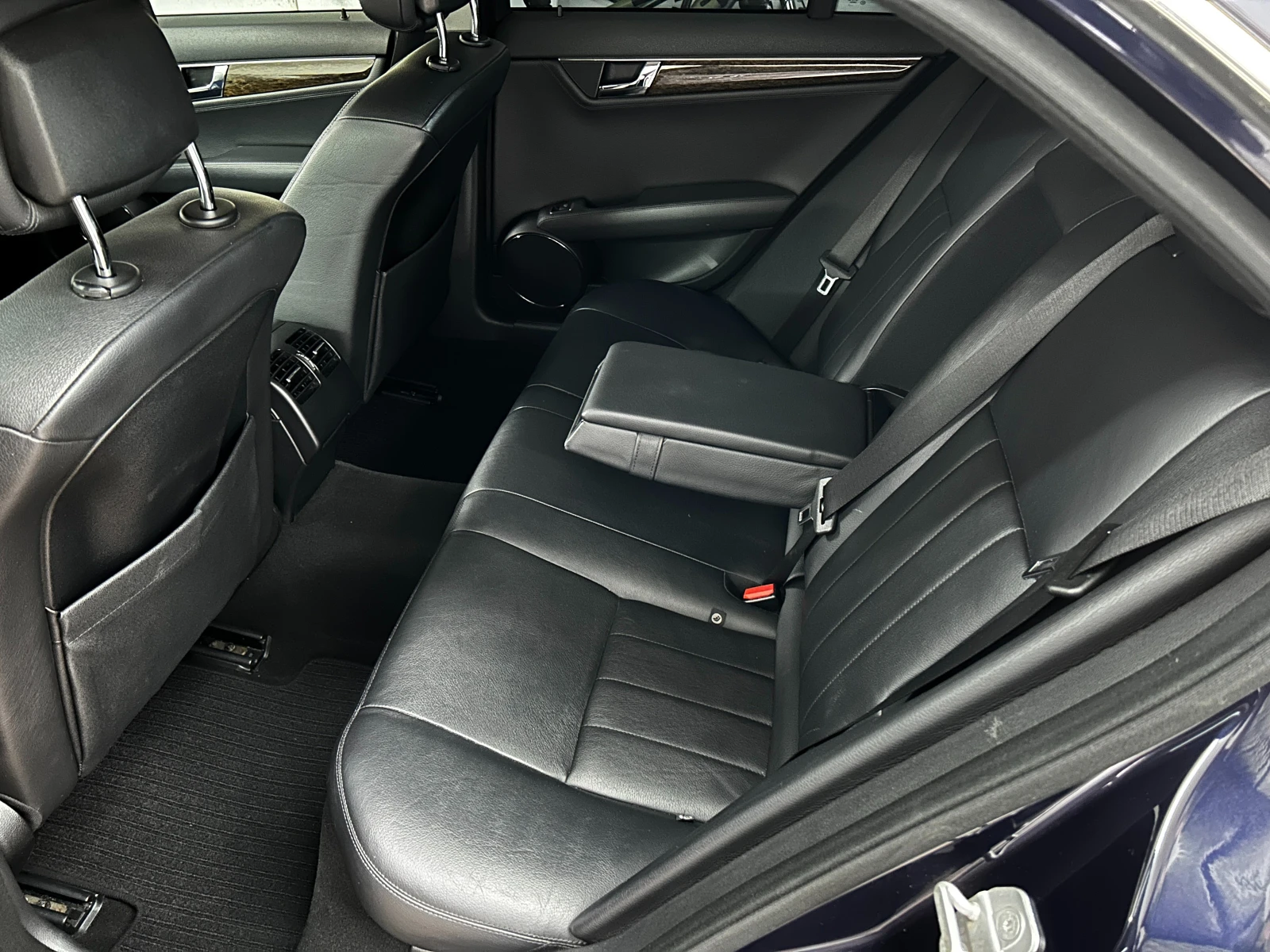 Mercedes-Benz C 220 CDI, снимка 13 - Автомобили и джипове - 54430246
