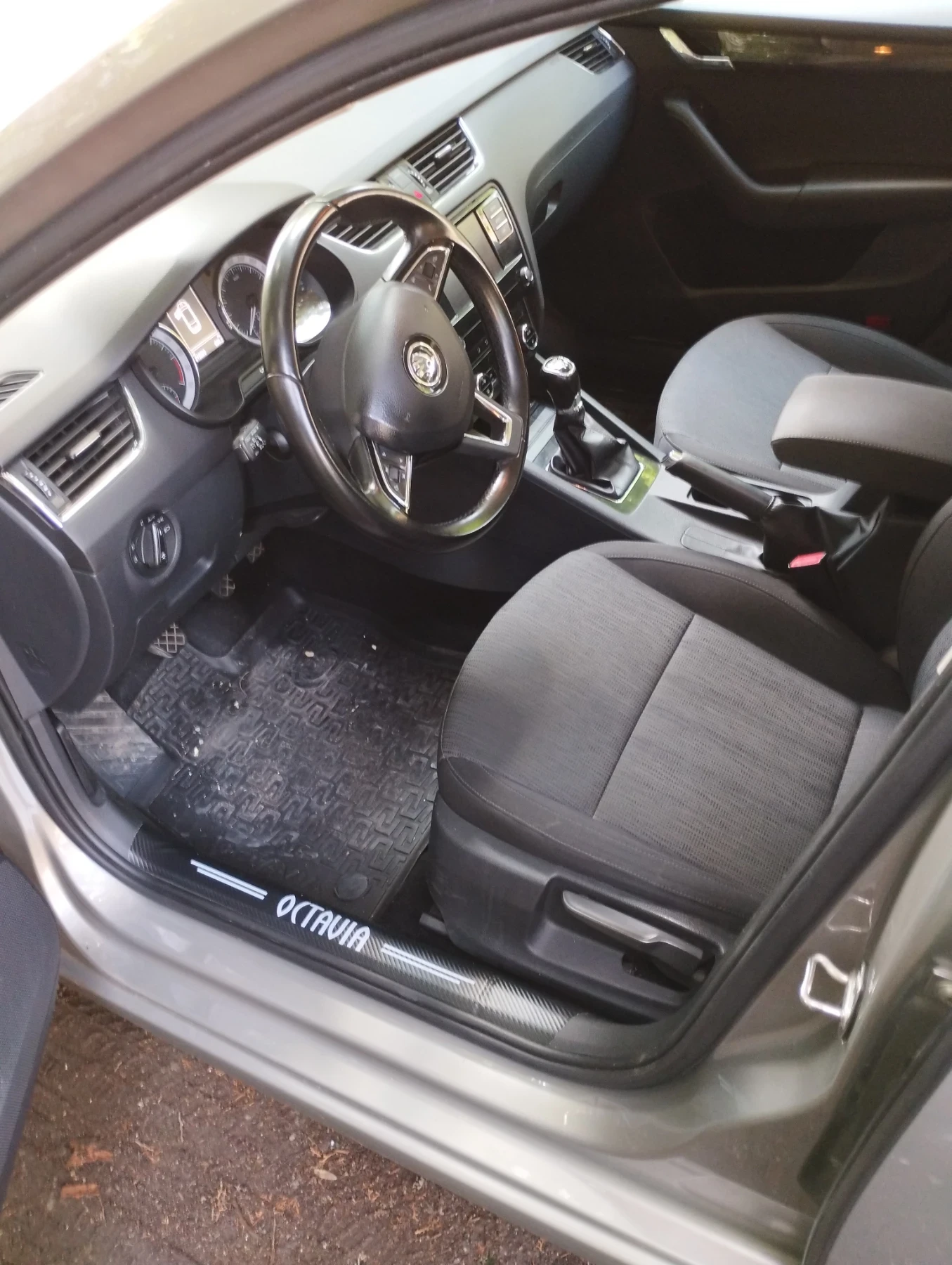 Skoda Octavia, снимка 15 - Автомобили и джипове - 54641230