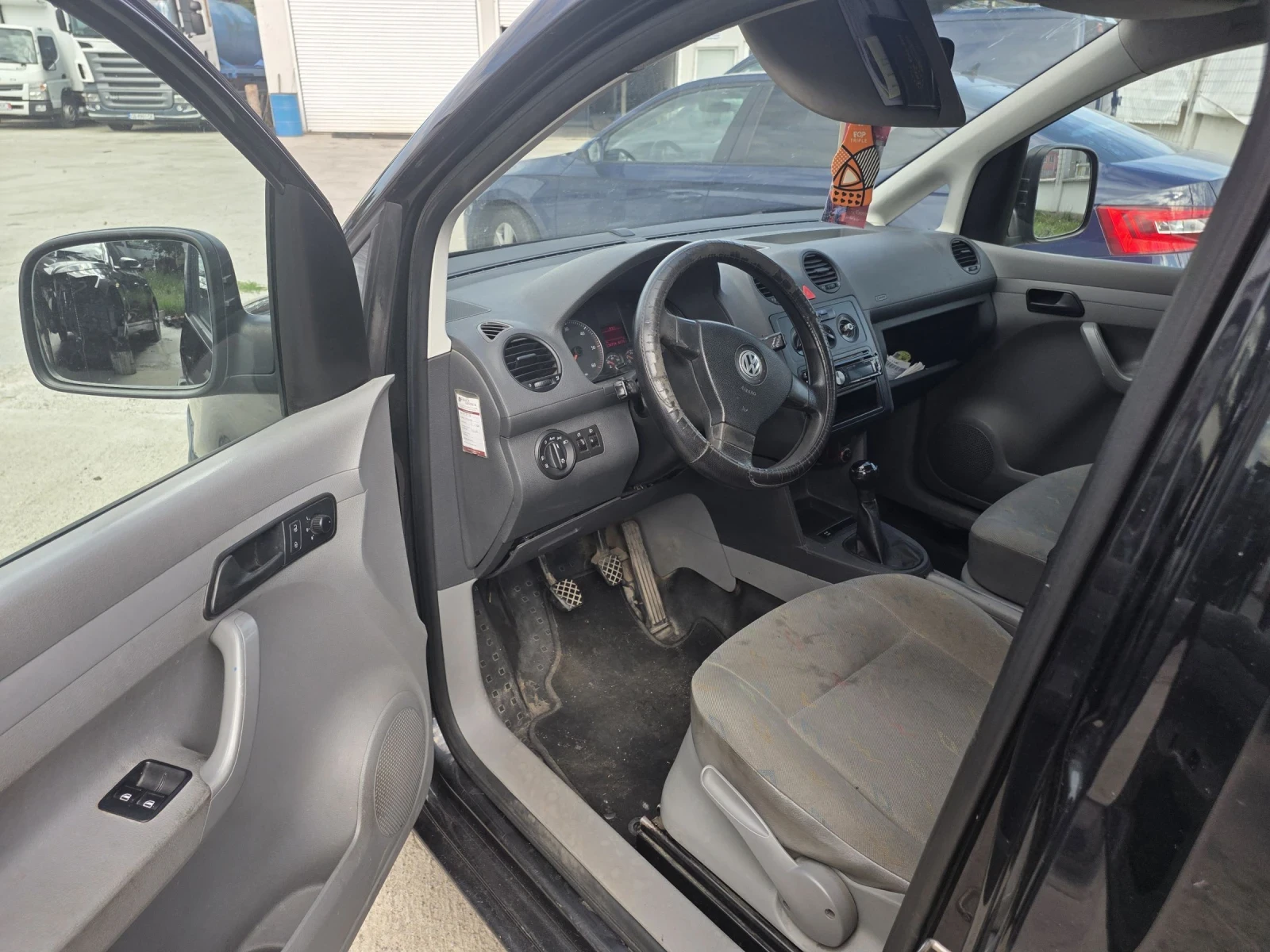 VW Caddy, снимка 7 - Автомобили и джипове - 55128513