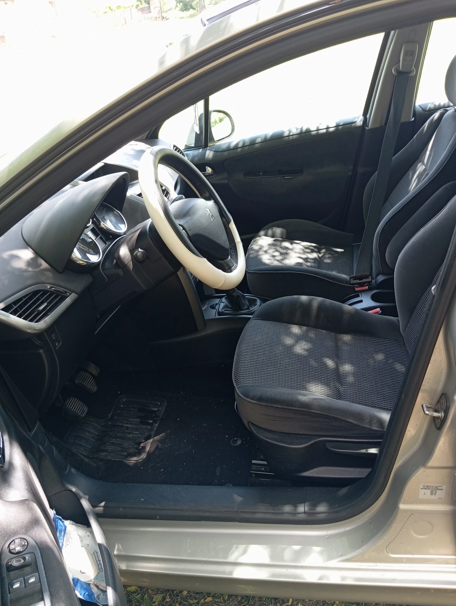 Peugeot 207 1.4i//84к.с, снимка 5 - Автомобили и джипове - 55315852