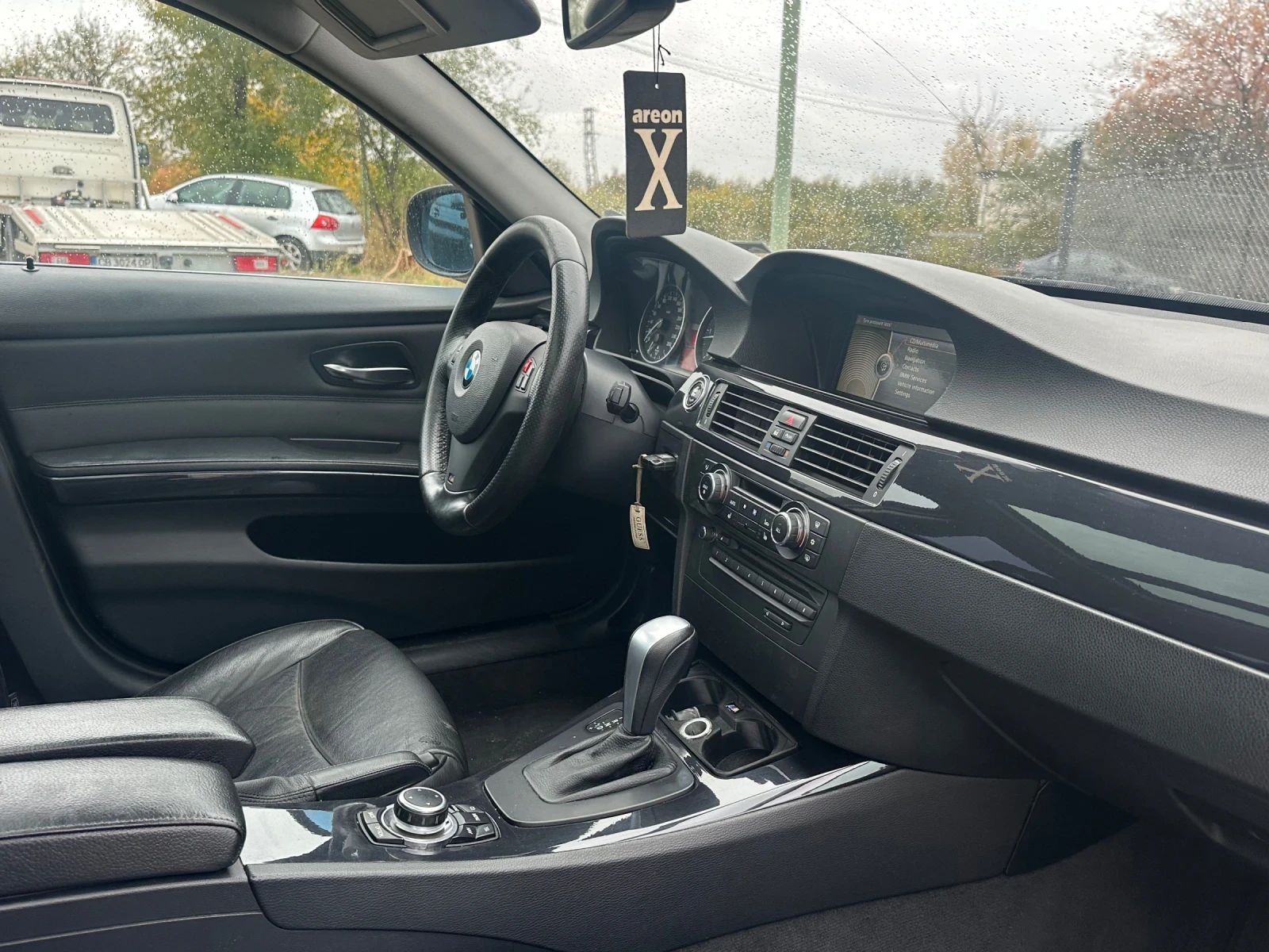 BMW 330 M Navi Panorama, снимка 6 - Автомобили и джипове - 56731527