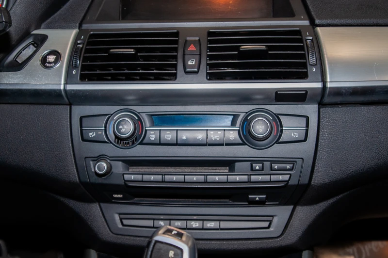 BMW X5 3.0D | РЕКАРО | ПАНОРАМА | РЕГИСТРИРАНА, снимка 9 - Автомобили и джипове - 50523898